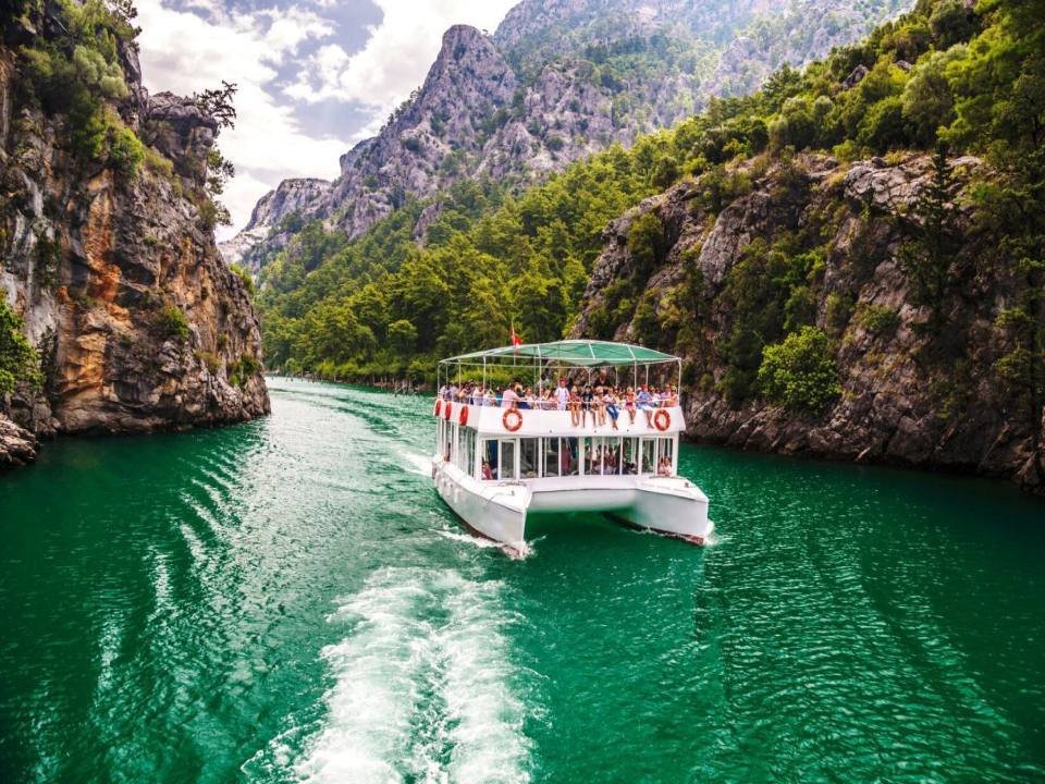 Green Canyon Boat Trip with Lunch and Drinks